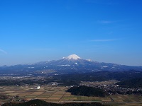 母塚山から見た大山
